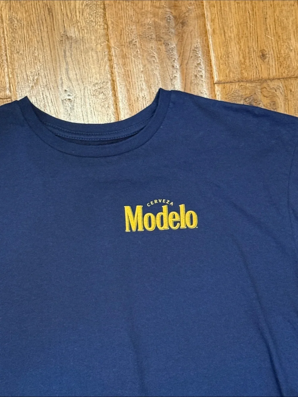 Cerveza Modelo shirt